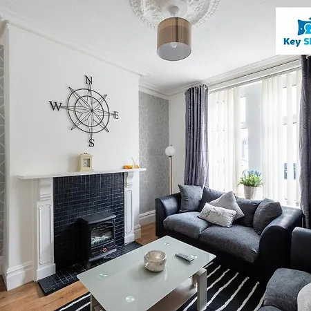 Apartment Keysleeps Coastal Retreat: Four-bedroom Workington Getaway