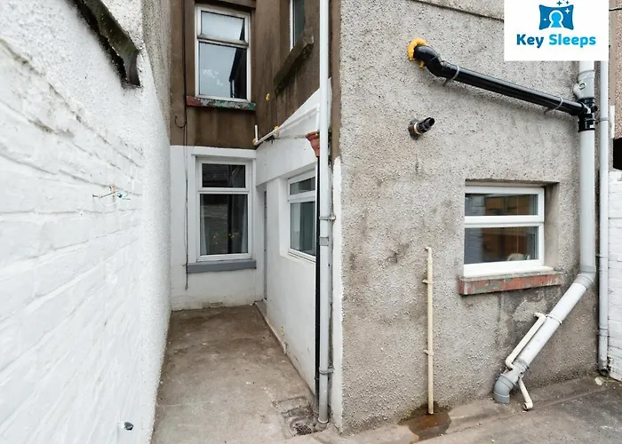 New Four Bedroom House By Keysleeps Short Lets Workington Contractor Leisure Location District Lägenhet Siddick