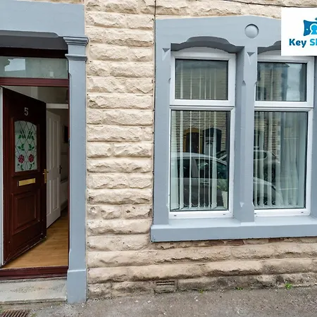 New Four Bedroom House By Keysleeps Short Lets Workington Contractor Leisure Location District Siddick